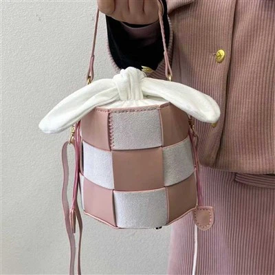 DIY Creative Bakbit Bucket Bag